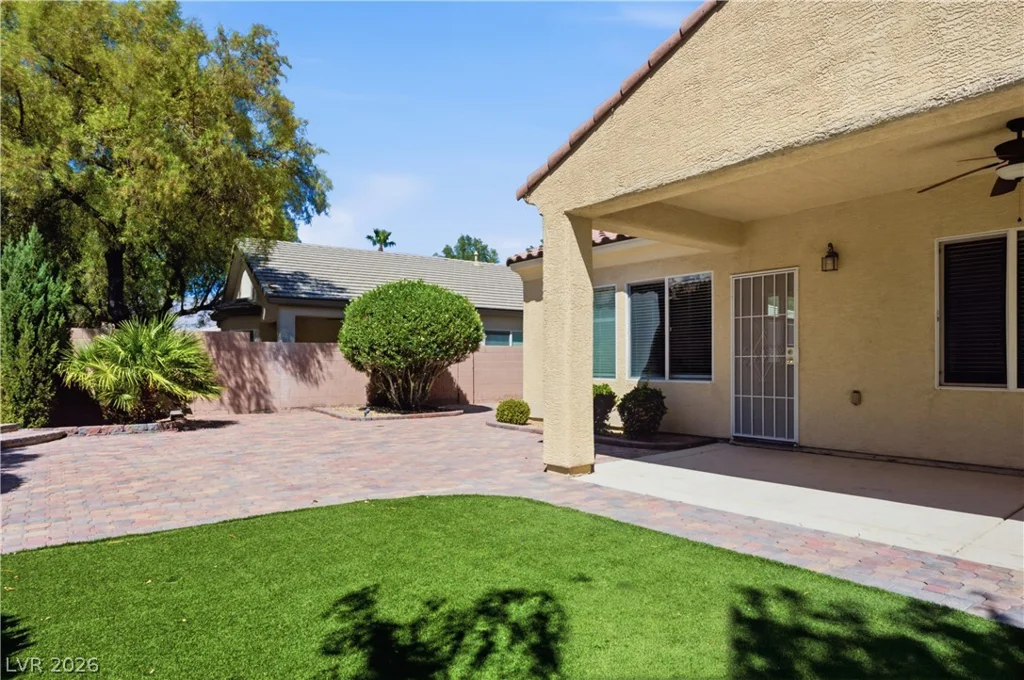 8305 Oakshire, Las Vegas, NV 89131