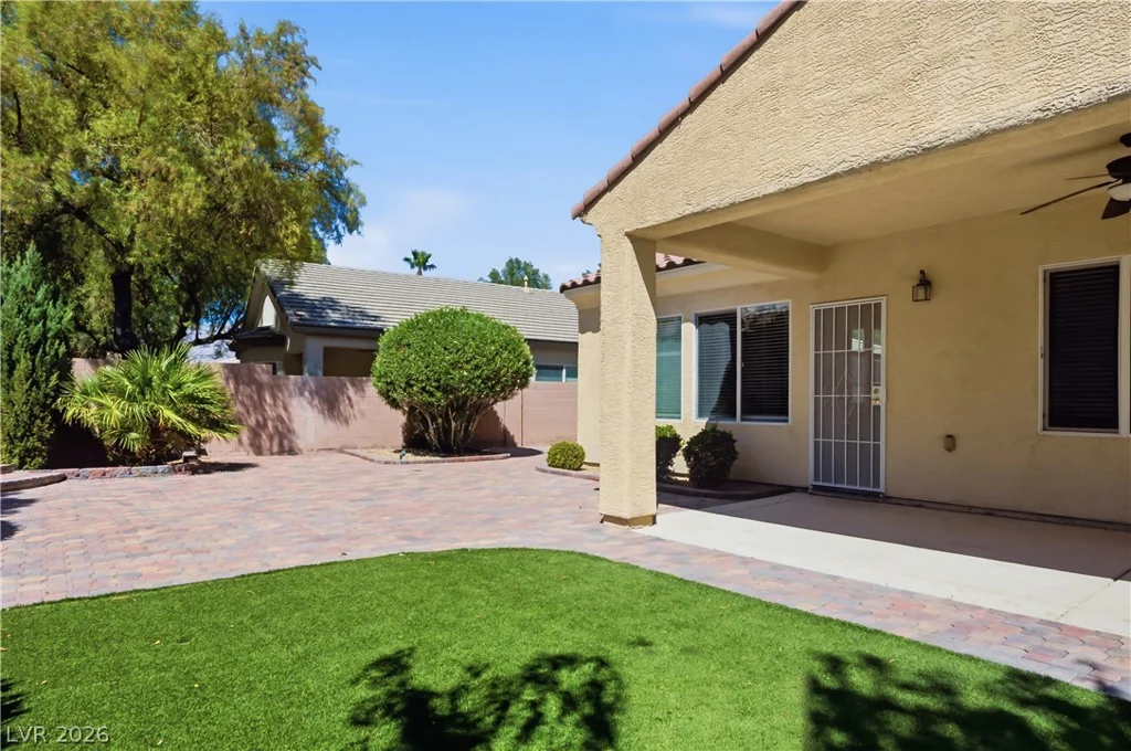 8305 Oakshire, Las Vegas, NV 89131