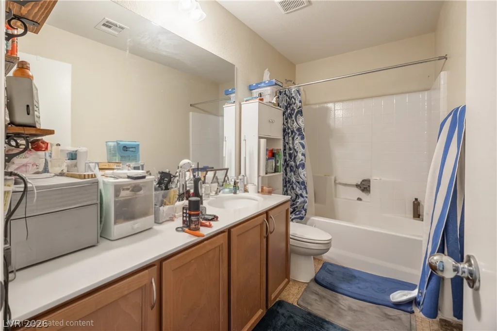 223 Heathrow Lake, North Las Vegas, NV 89084