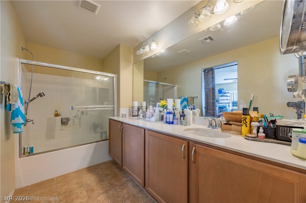 223 Heathrow Lake, North Las Vegas, NV 89084