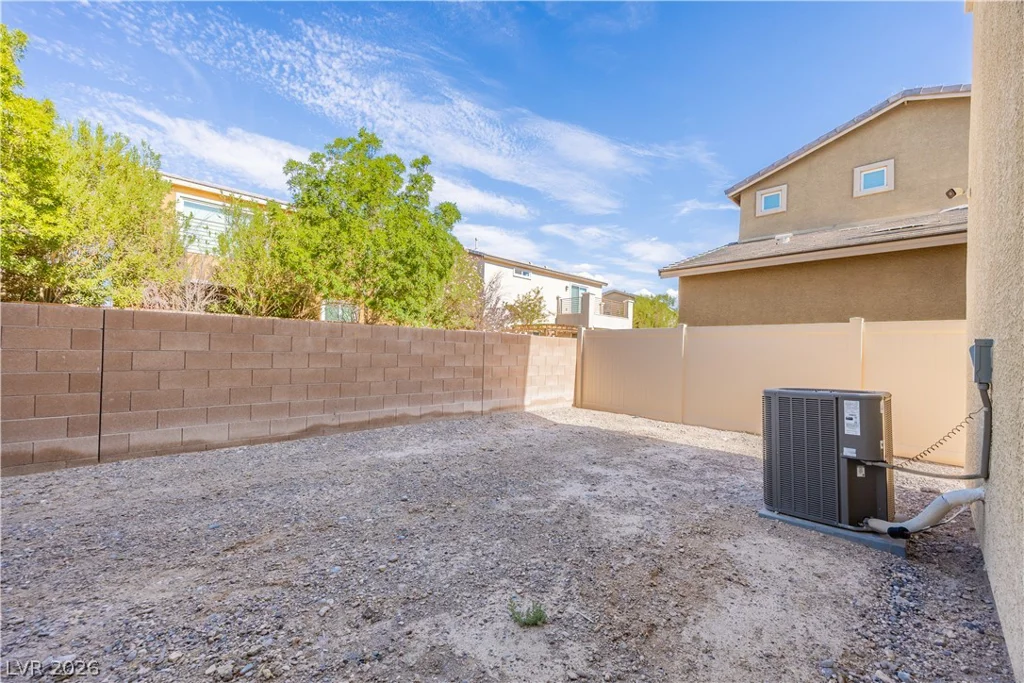 223 Heathrow Lake, North Las Vegas, NV 89084