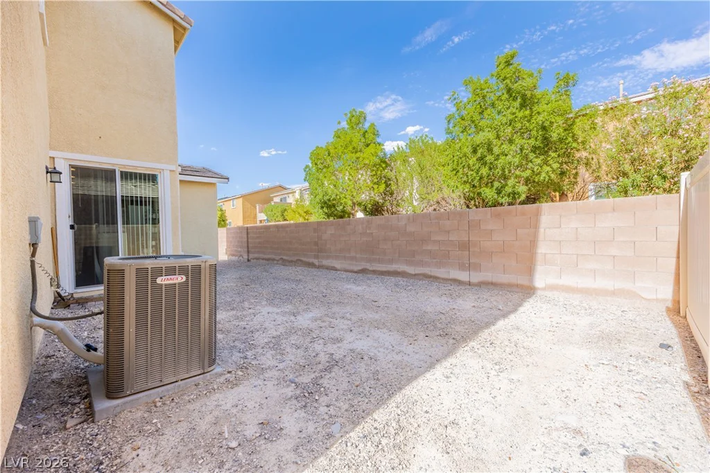 223 Heathrow Lake, North Las Vegas, NV 89084