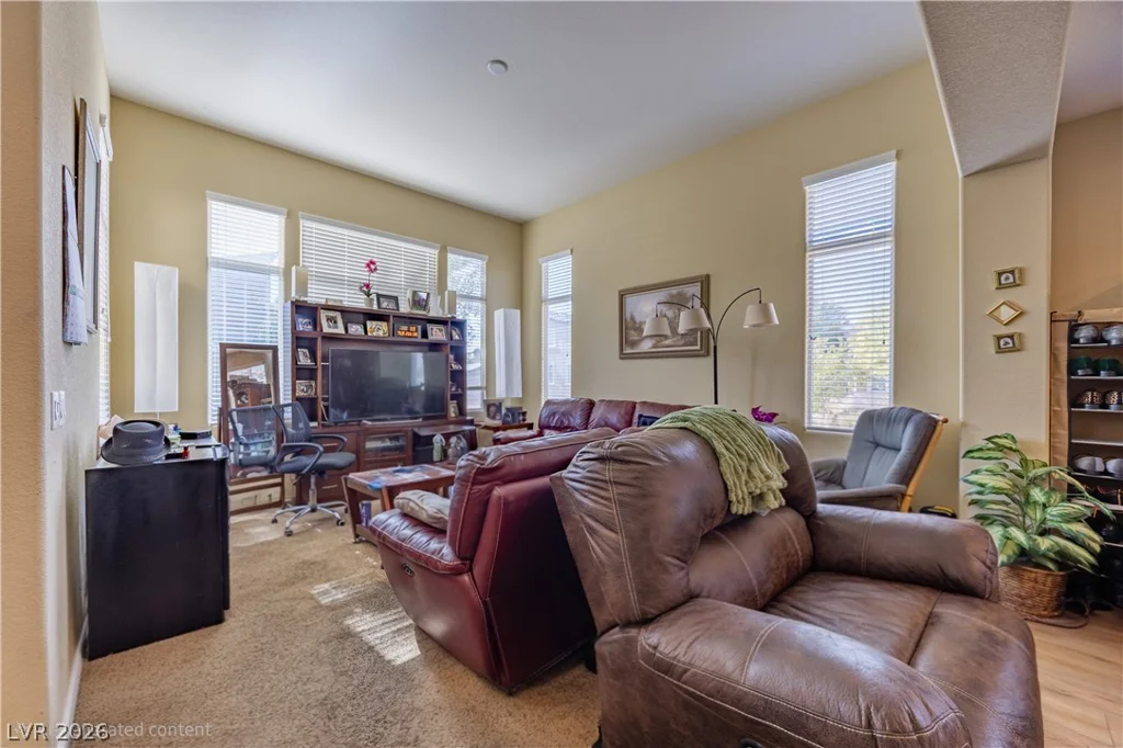 223 Heathrow Lake, North Las Vegas, NV 89084