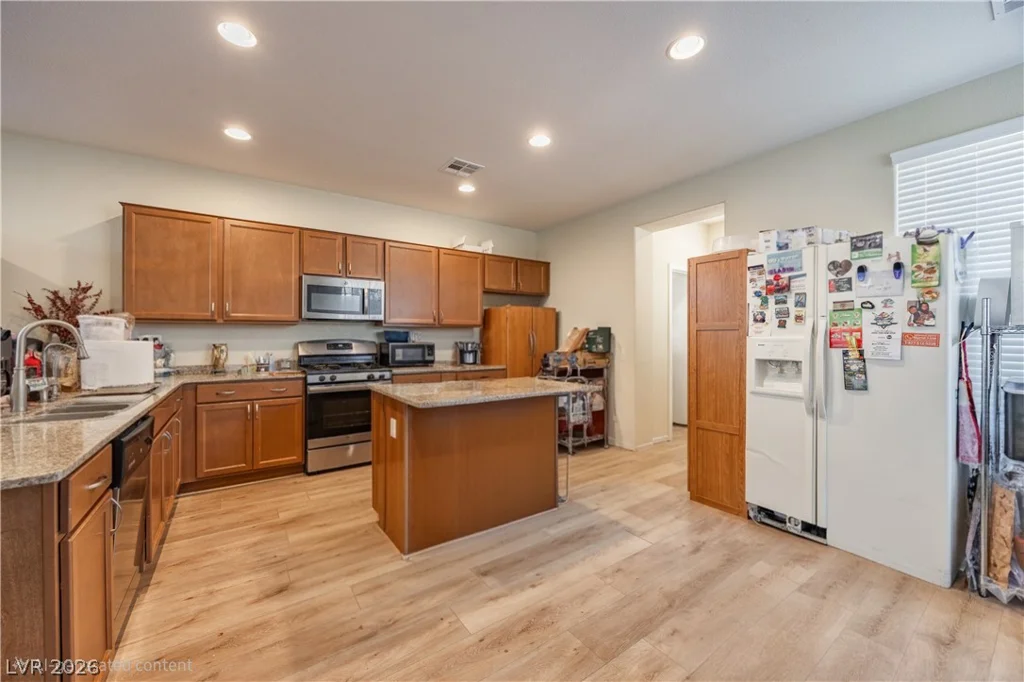 223 Heathrow Lake, North Las Vegas, NV 89084