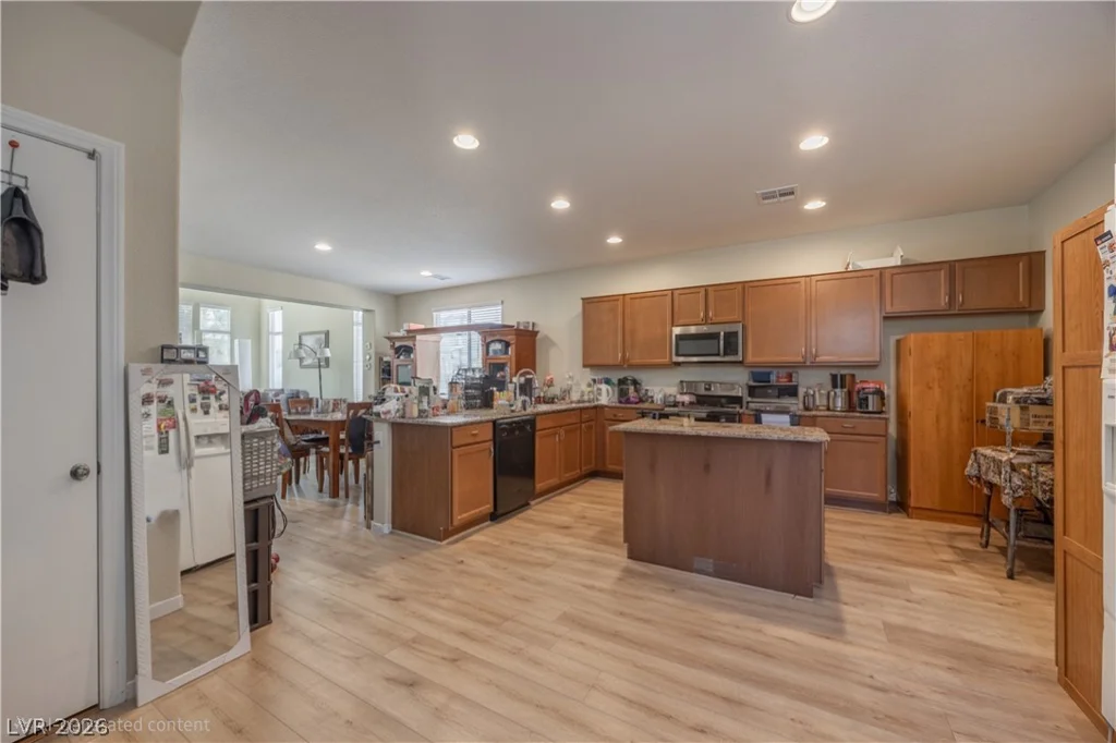 223 Heathrow Lake, North Las Vegas, NV 89084