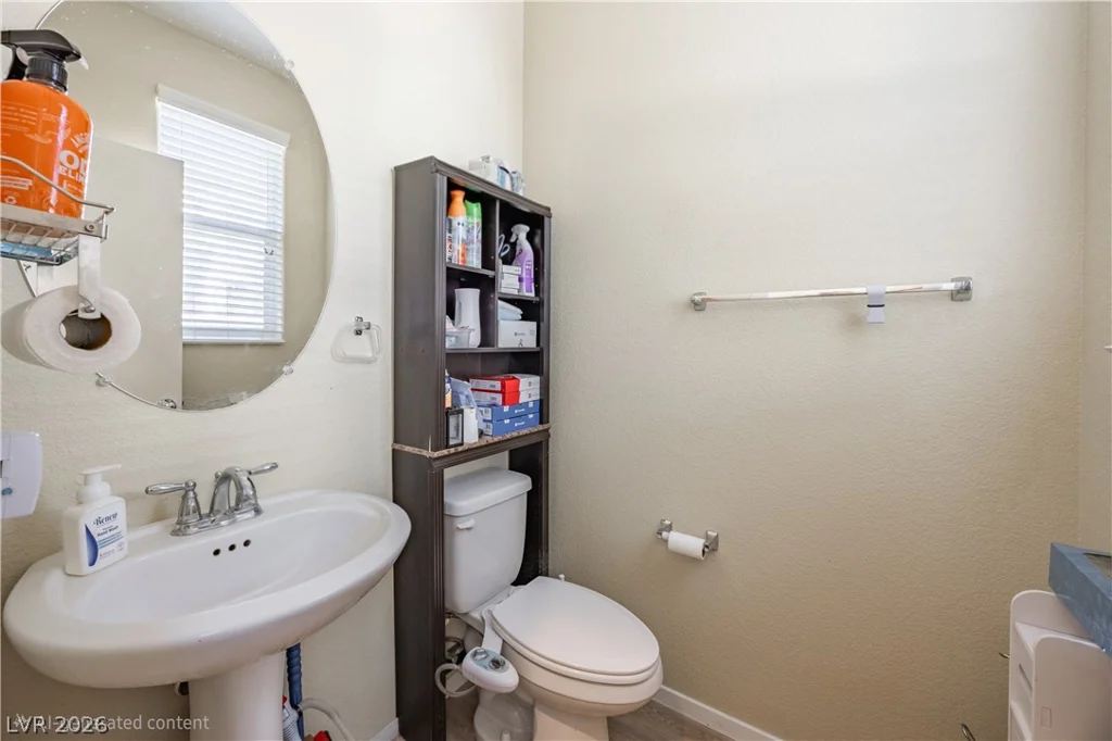 223 Heathrow Lake, North Las Vegas, NV 89084
