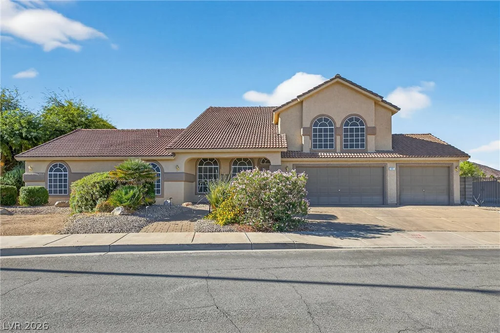 301 Country Club, Henderson, NV 89015