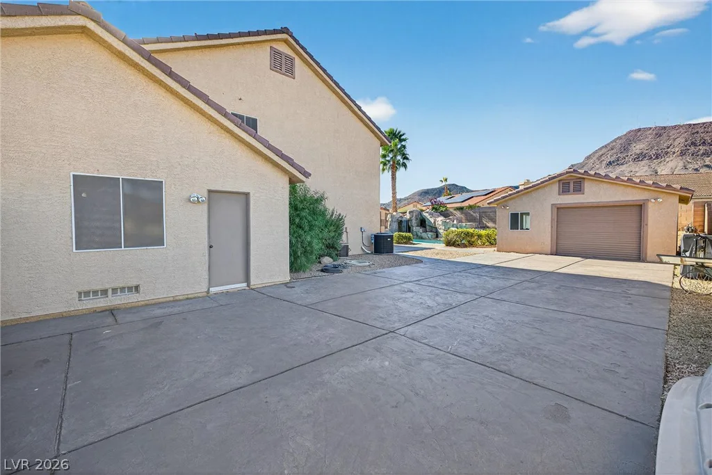 301 Country Club, Henderson, NV 89015