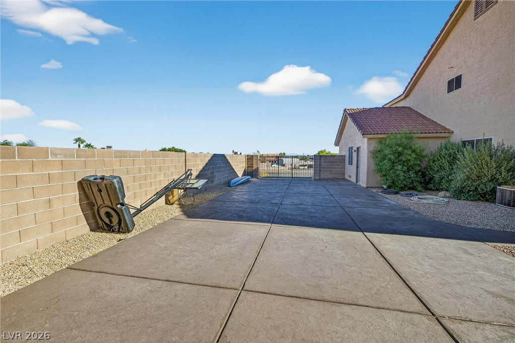 301 Country Club, Henderson, NV 89015
