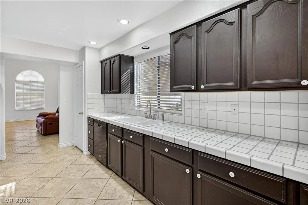 301 Country Club, Henderson, NV 89015