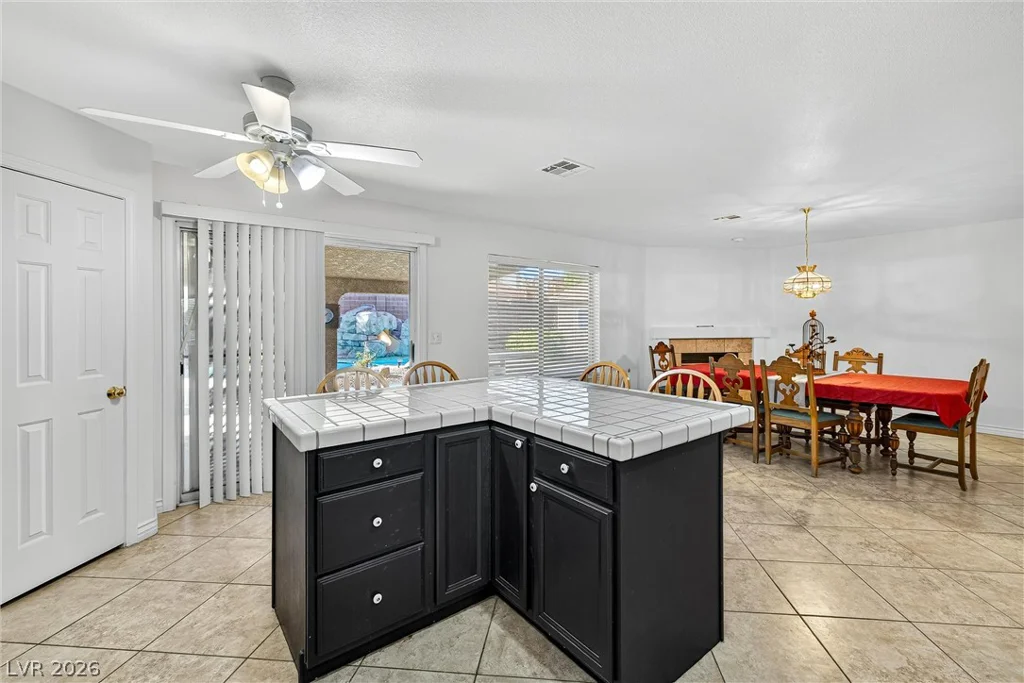 301 Country Club, Henderson, NV 89015