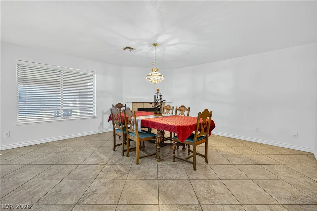 301 Country Club, Henderson, NV 89015