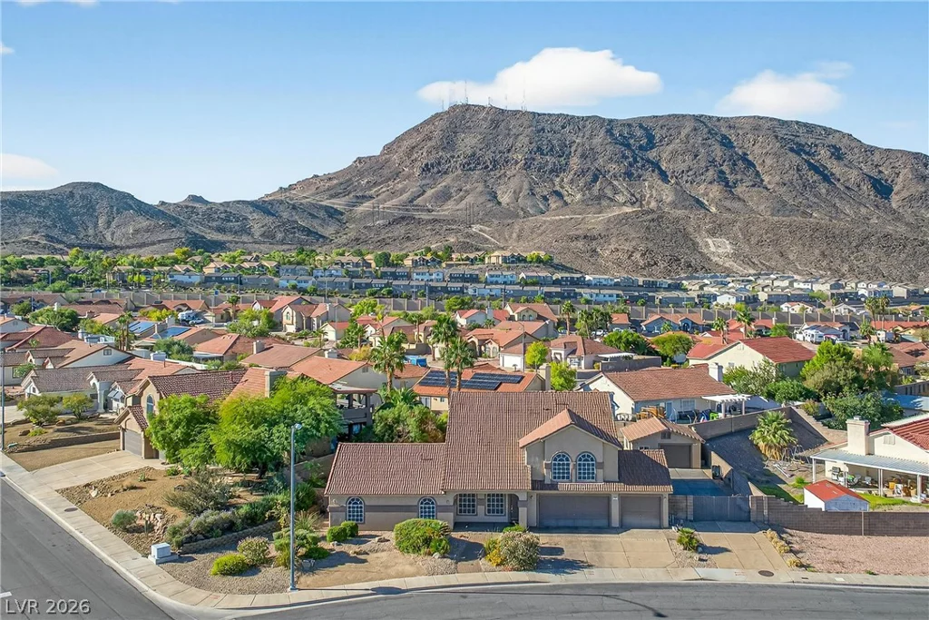 301 Country Club, Henderson, NV 89015