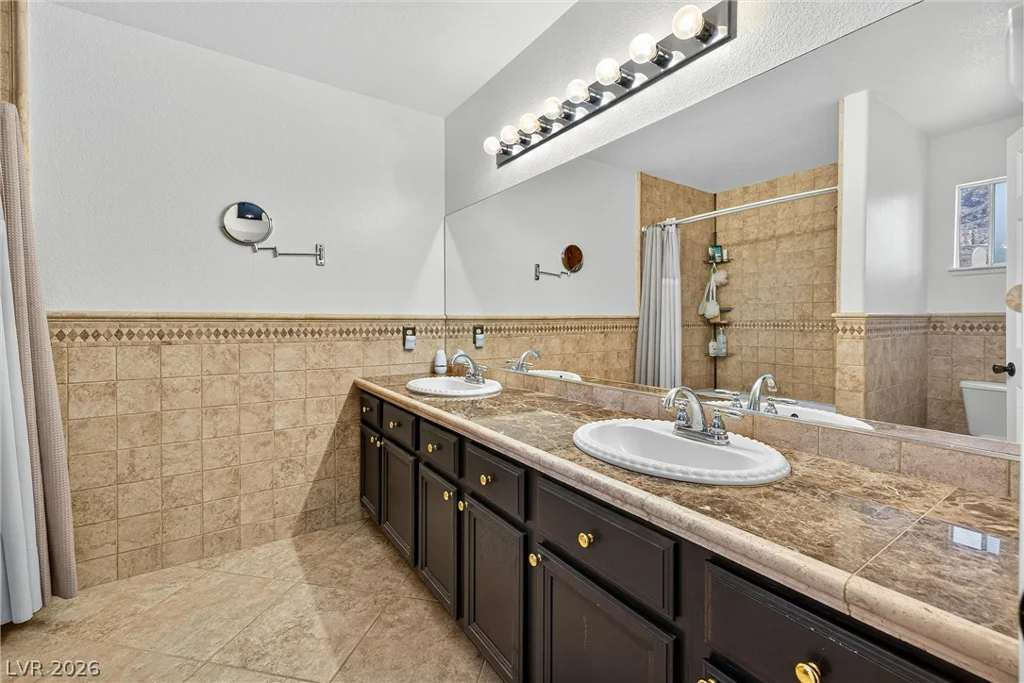 301 Country Club, Henderson, NV 89015