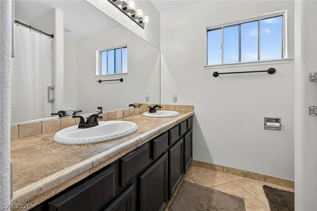 301 Country Club, Henderson, NV 89015