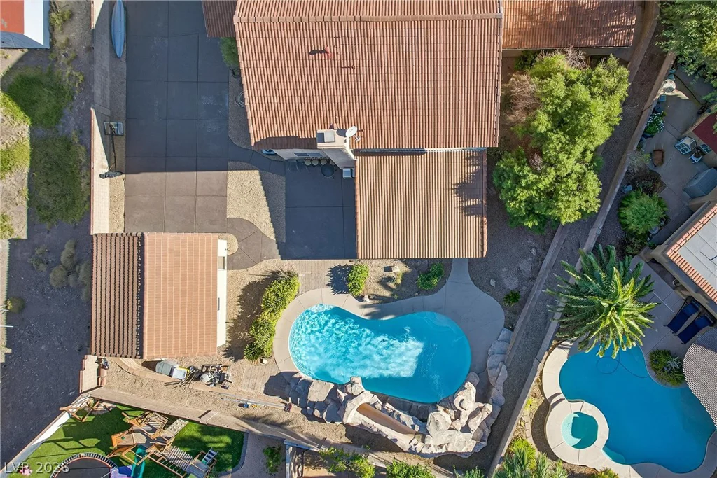 301 Country Club, Henderson, NV 89015