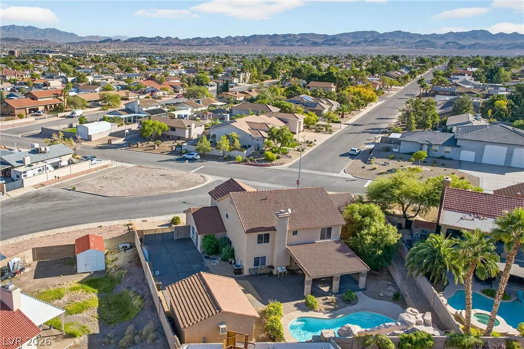 301 Country Club, Henderson, NV 89015