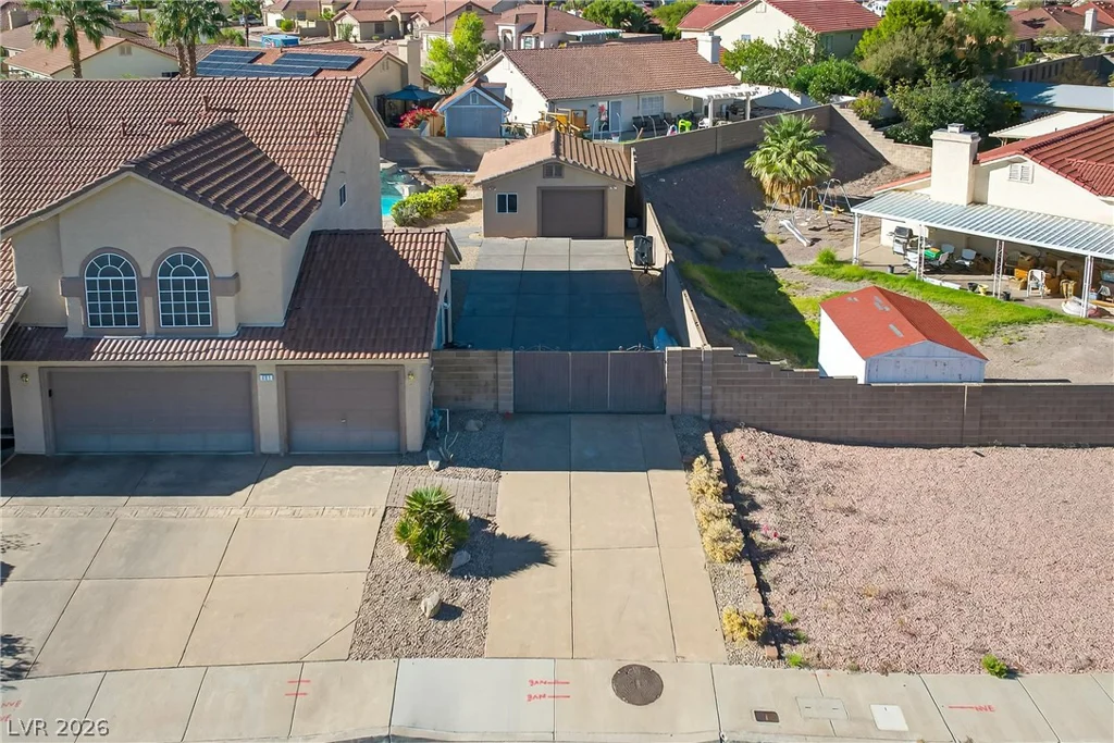 301 Country Club, Henderson, NV 89015