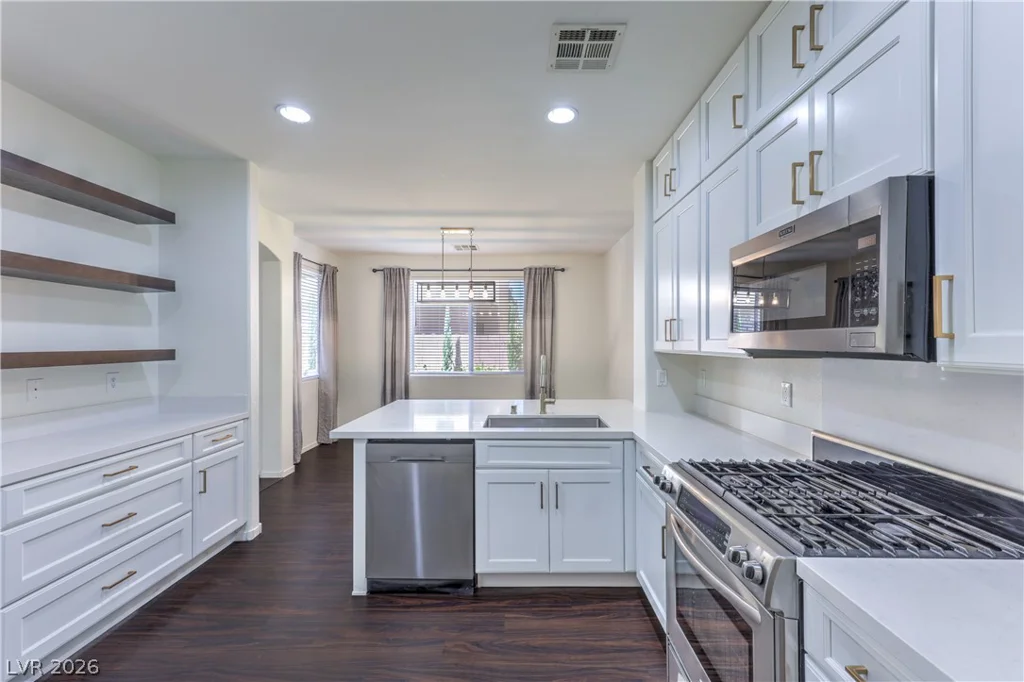 5423 Raccoon Valley, Las Vegas, NV 89122