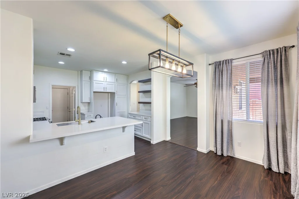 5423 Raccoon Valley, Las Vegas, NV 89122