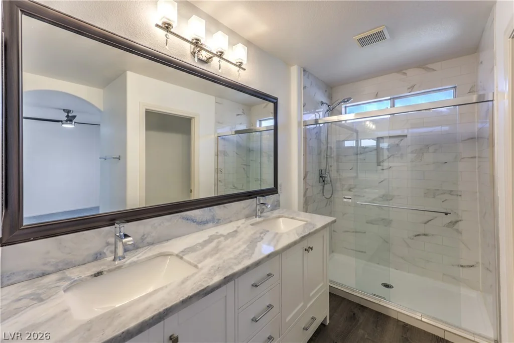 5423 Raccoon Valley, Las Vegas, NV 89122
