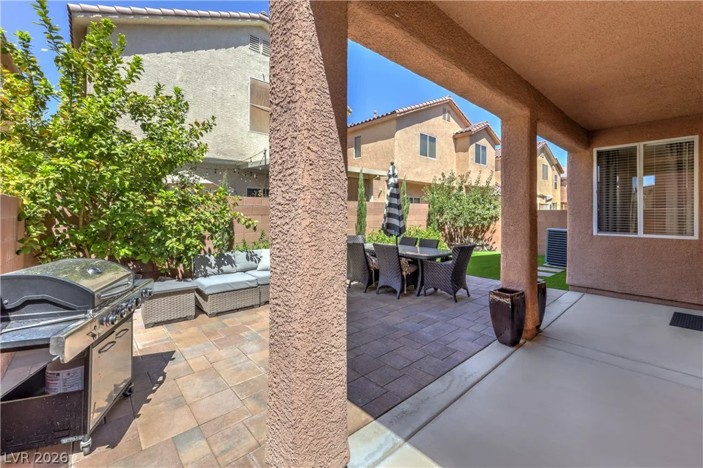 5423 Raccoon Valley, Las Vegas, NV 89122