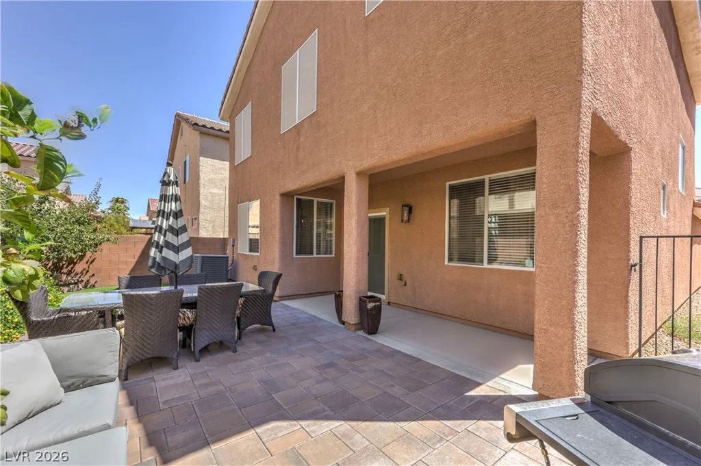 5423 Raccoon Valley, Las Vegas, NV 89122