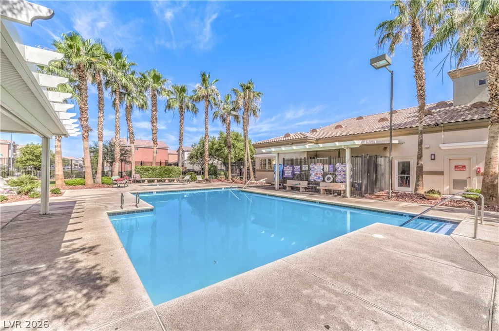 5423 Raccoon Valley, Las Vegas, NV 89122