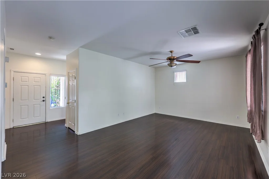 5423 Raccoon Valley, Las Vegas, NV 89122