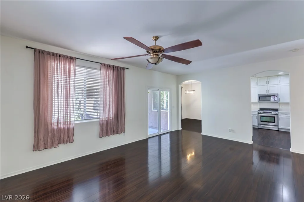 5423 Raccoon Valley, Las Vegas, NV 89122
