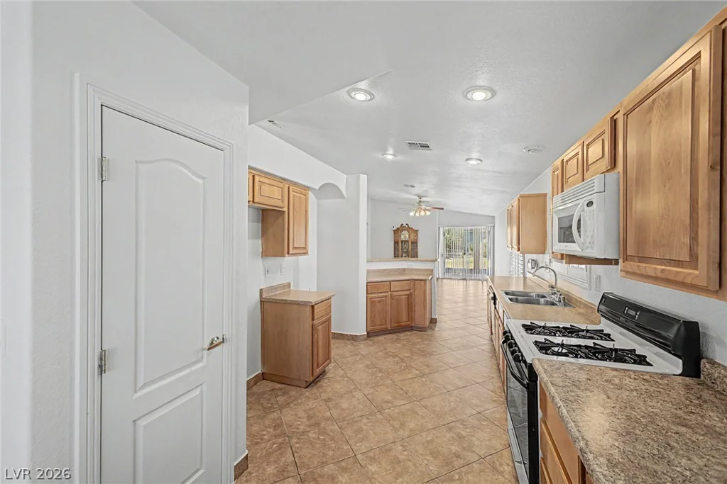 5233 Madison Stone, North Las Vegas, NV 89081