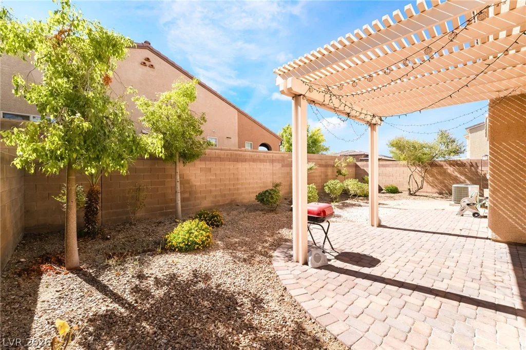 9149 White Rock Peak, Las Vegas, NV 89113