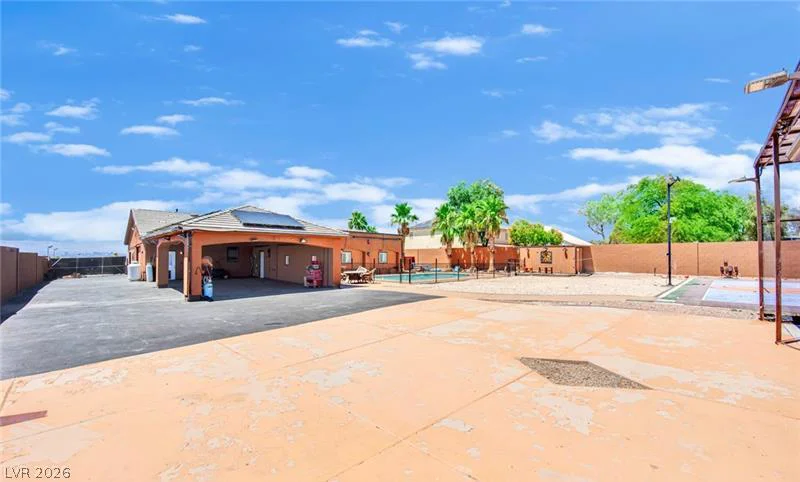 236 Vista Valley, Las Vegas, NV 89110