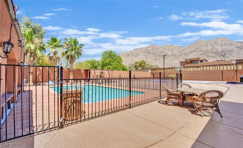 236 Vista Valley, Las Vegas, NV 89110