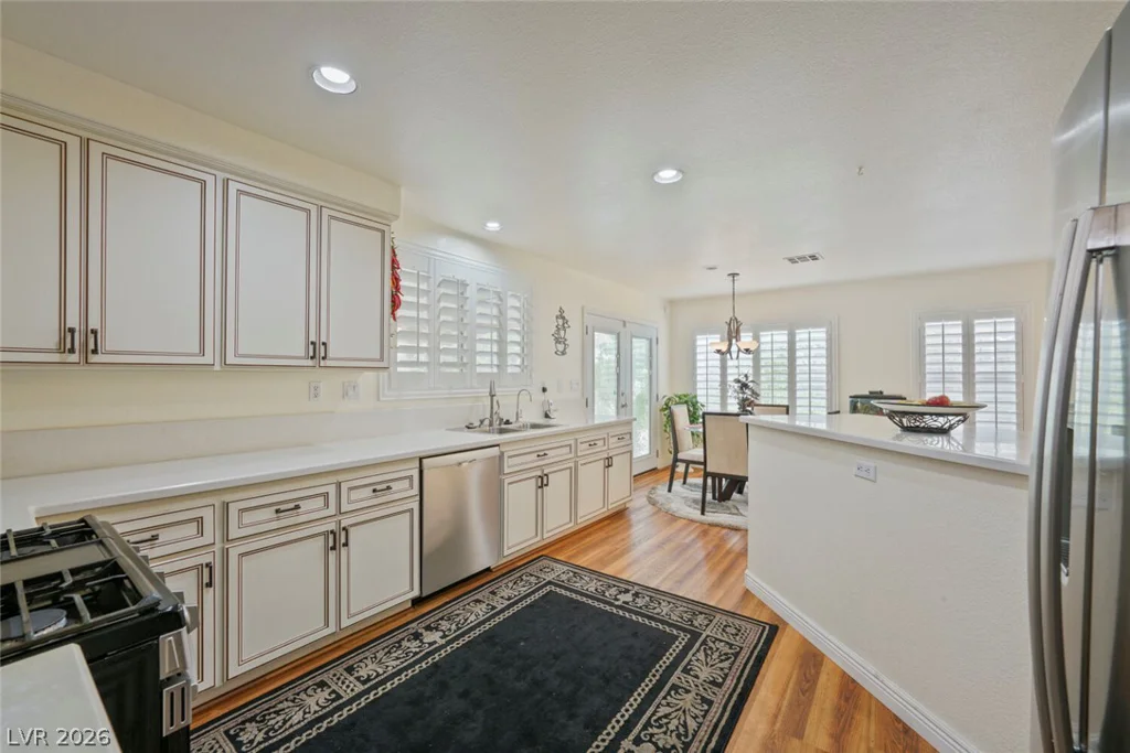 6105 Flaming Arrow, North Las Vegas, NV 89031