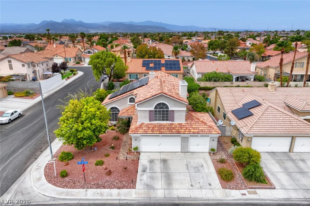 6105 Flaming Arrow, North Las Vegas, NV 89031