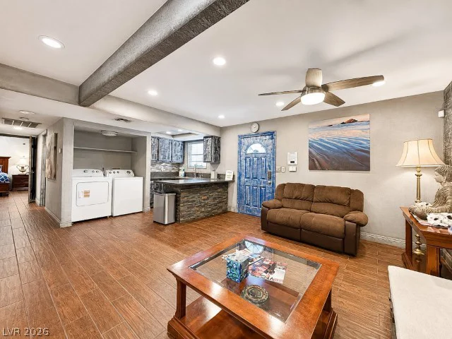 6425 Darby, Las Vegas, NV 89146