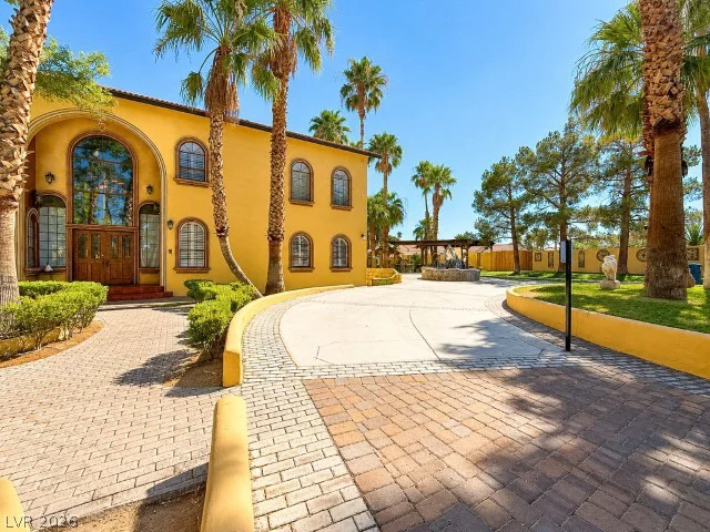 6425 Darby, Las Vegas, NV 89146