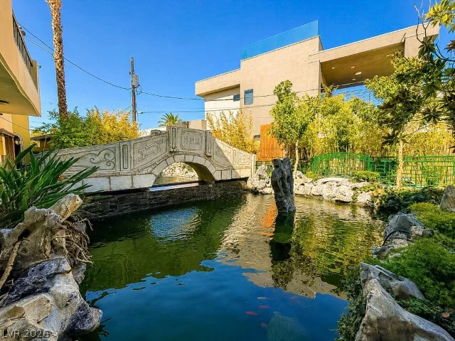6425 Darby, Las Vegas, NV 89146