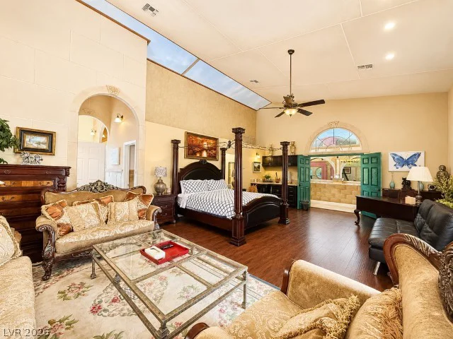6425 Darby, Las Vegas, NV 89146