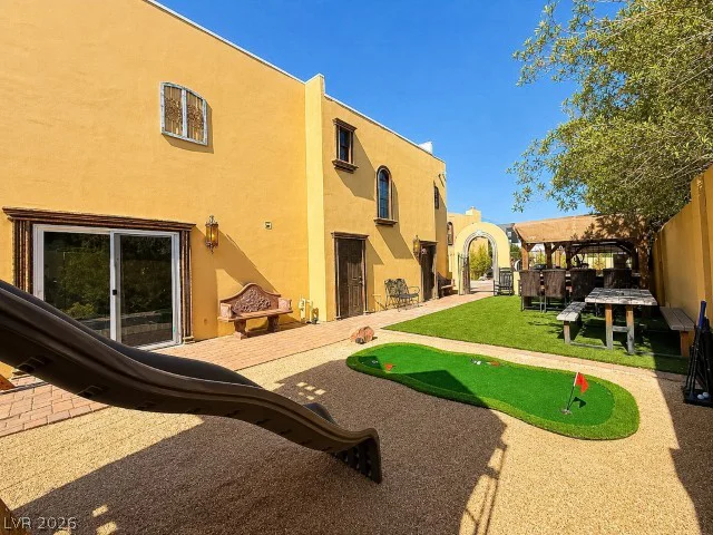 6425 Darby, Las Vegas, NV 89146