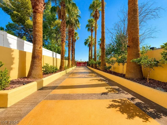 6425 Darby, Las Vegas, NV 89146