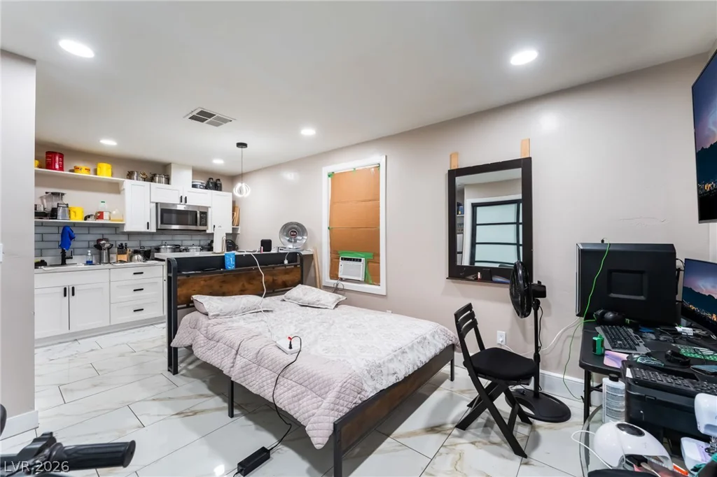 3215 Dillon, North Las Vegas, NV 89030