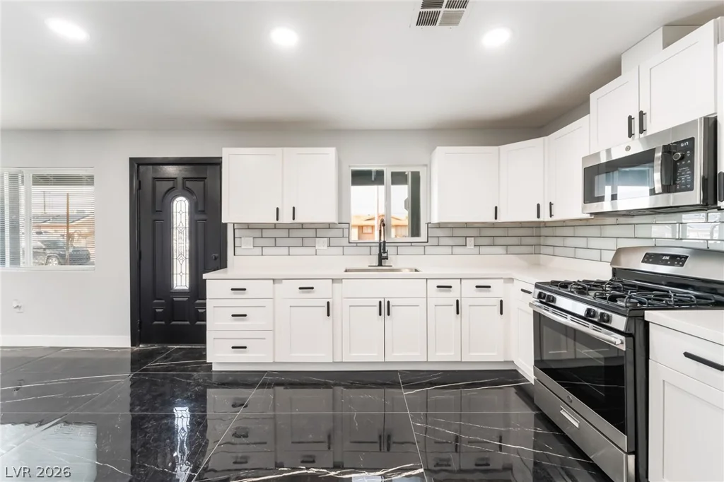 3215 Dillon, North Las Vegas, NV 89030