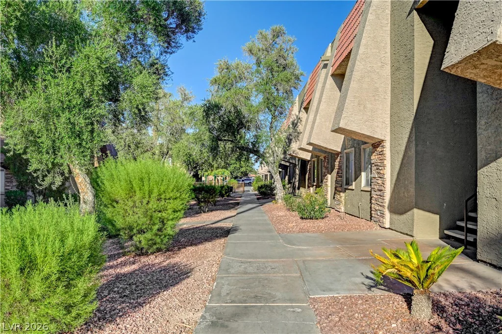 5220 Indian River, Las Vegas, NV 89103
