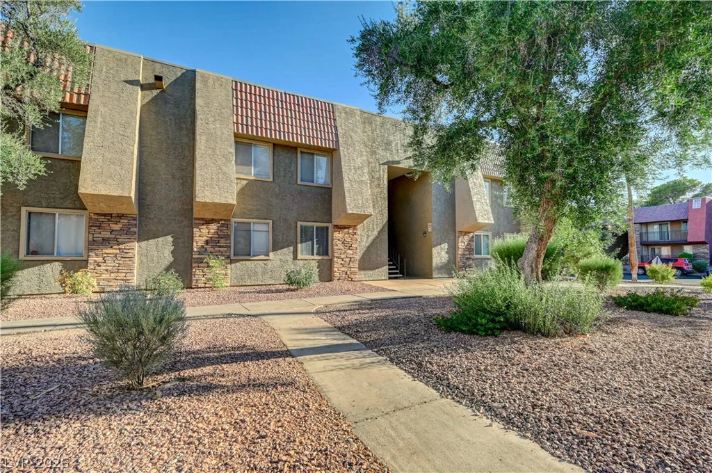 5220 Indian River, Las Vegas, NV 89103