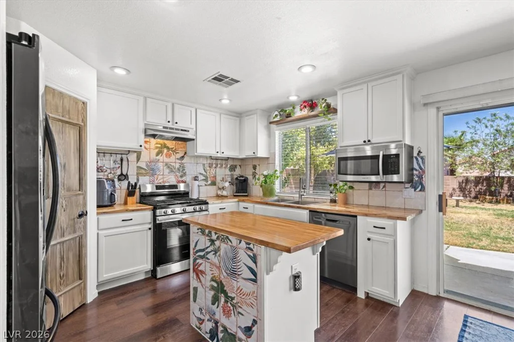 10328 Marc Kahre, Las Vegas, NV 89129