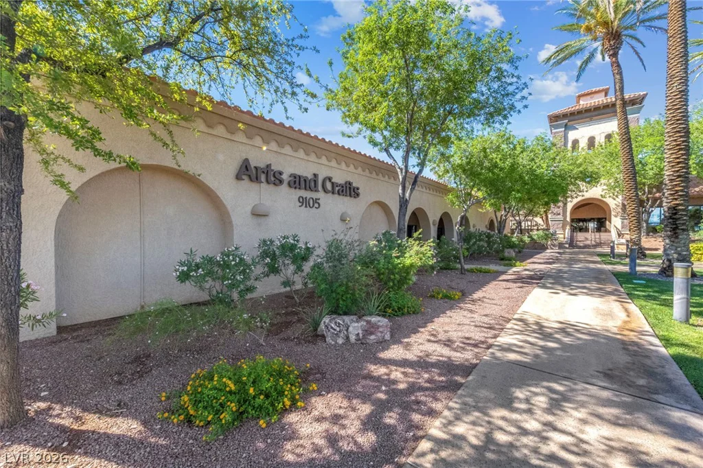 2705 Byron, Las Vegas, NV 89134