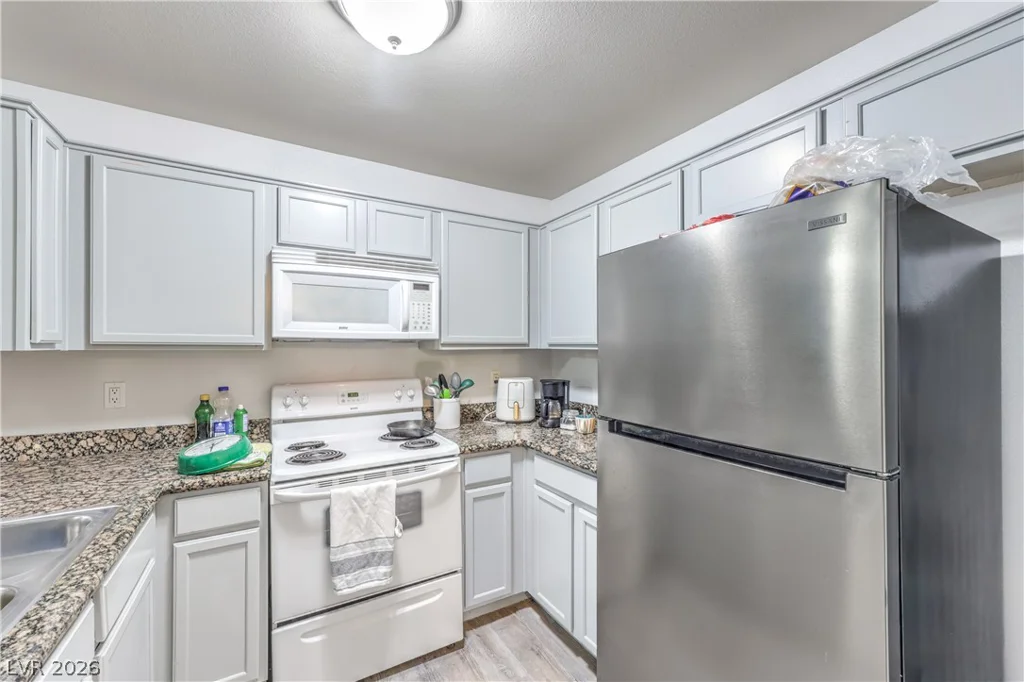 2101 Blue Breeze, Las Vegas, NV 89128