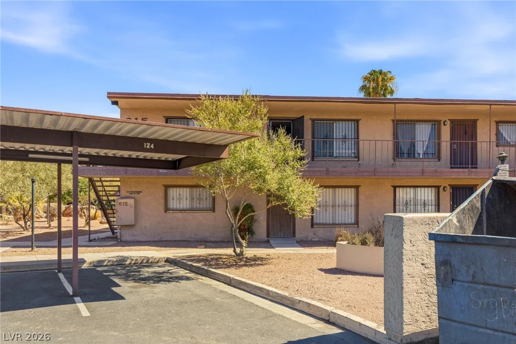 615 Royal Crest, Las Vegas, NV 89169